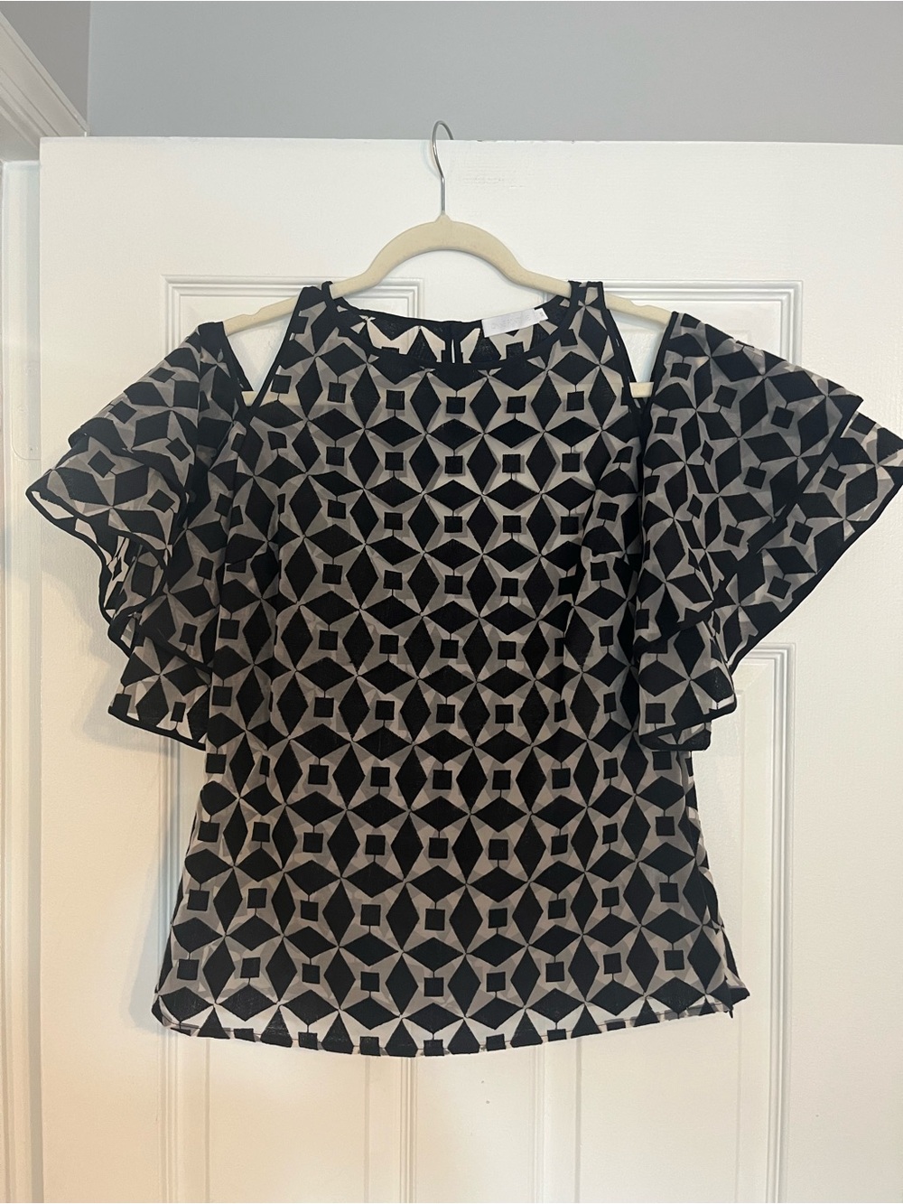 Anne Fontaine Black Geometric Flutter Sleeve Women’s Top